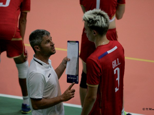 Le service au volley : quand la confiance s&rsquo;effrite.