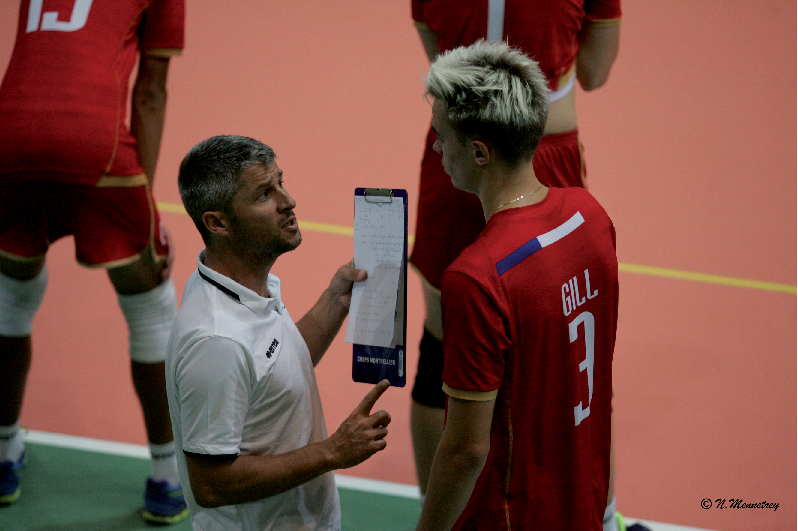 Le service au volley : quand la confiance s&rsquo;effrite.